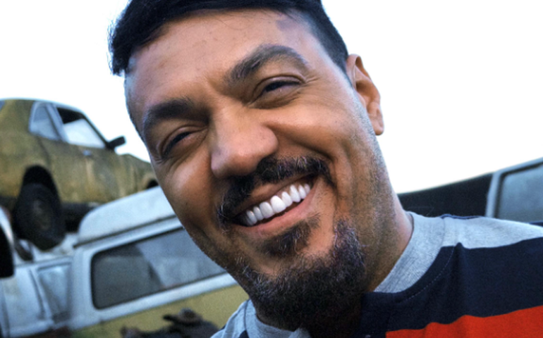 Belo muda visual para estrear em novela e abandona o cabelo platinado