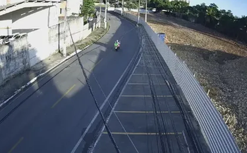 Rua interditada para demolição no Pinheiro é liberada