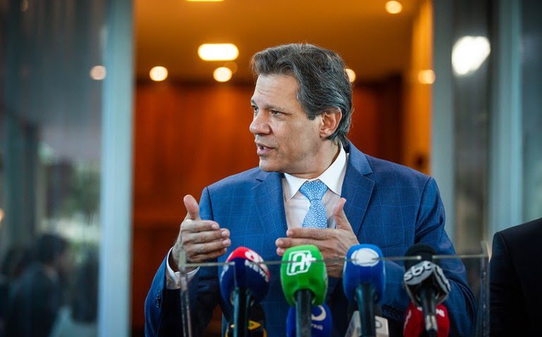 Haddad e Padilha darão coletiva nesta 3ª-feira sobre troca de dívidas por atendimentos pelo SUS