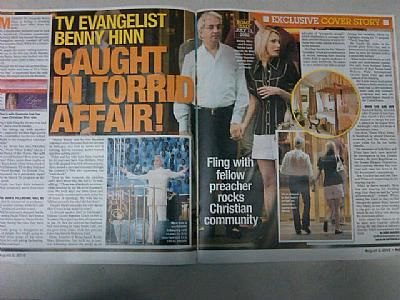 Matéria da revista que expôs Benny Hinn e suposta namorada Paula White