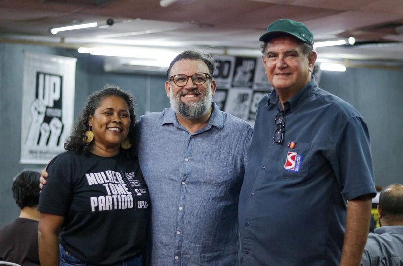 Fleming exalta suplentes sem vínculos com oligarquias e desafia adversários
