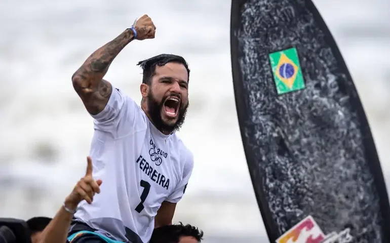 Crise na 'Brazilian Storm' traz reflexões sobre cenário do surfe: ‘O brasileiro tem mania de sentir que foi roubado’, desabafa Yago Dora