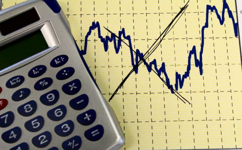 Avanço do coronavírus e incertezas internas interferem em possível queda da economia do Brasil