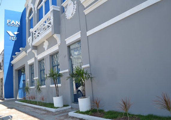 Caso de mãe barrada por levar filha com deficiências para a faculdade repercute na ALE