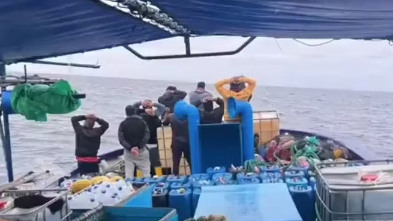 Operação apreende 4,5 toneladas de droga em alto mar na região de Galápagos