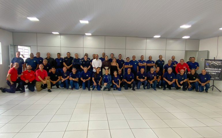 Segunda turma do curso de Intrução de Armamento e Tiro encerra atividades com prova teórica