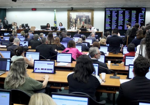 CCJ da Câmara pode votar PEC do Aborto e pacote anti-MST nesta semana; veja