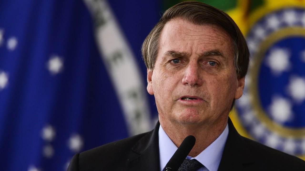Bolsonaro convoca advogados e trabalha em tese de 'interferência política' após ação da PF