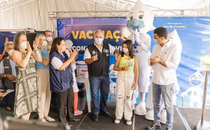 Prefeito JHC e ministro da Saúde Marcelo Queiroga incentivam a vacinação de crianças em Maceió