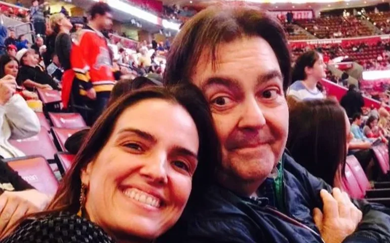 Mulher de Faustão celebra 'retomada da vida' em aniversário do apresentador