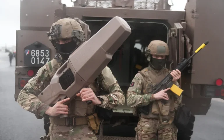 Cinco nações europeias prometem investir milhões para usar o conhecimento técnico ucraniano na fabricação de defesas baratas contra drones