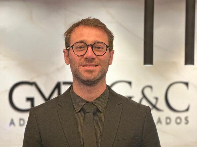 O marco da profissão multimídia e a mudança de patamar dos influenciadores digitais no Brasil