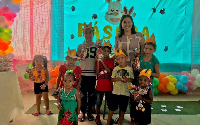 Páscoa: 300 pequenos branquinhenses do programa Criança Feliz receberam ovos de chocolate