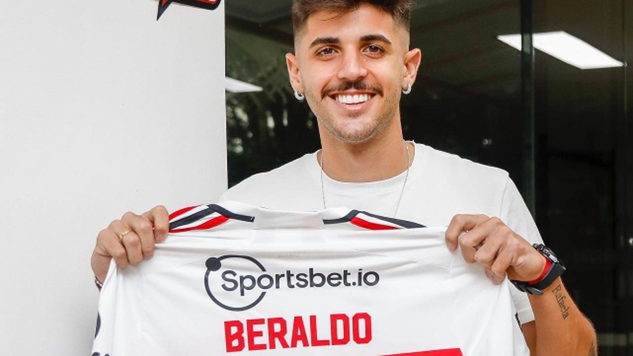 São Paulo confirma venda e zagueiro Beraldo é anunciado pelo Paris Saint-Germain