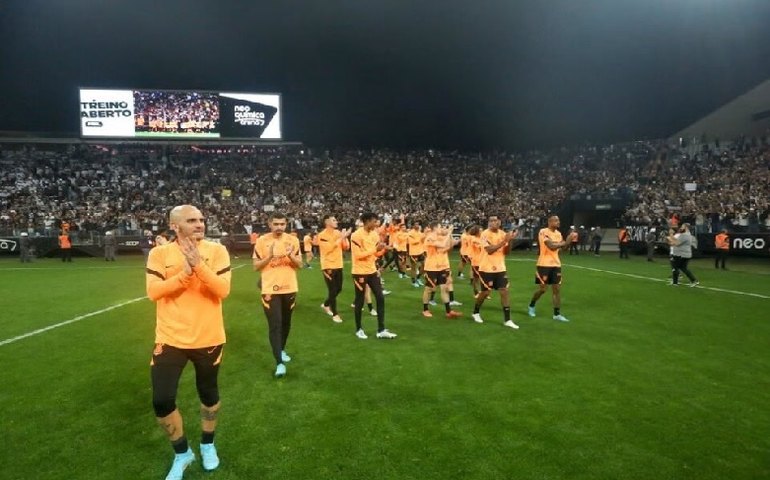 Corinthians faz treino aberto na Neo Química antes de final com o Flamengo