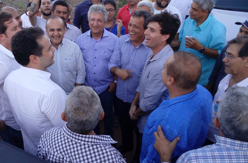Marcius Beltrão prestigia assinatura da ordem de serviço da rodovia Pindorama/Bolívar