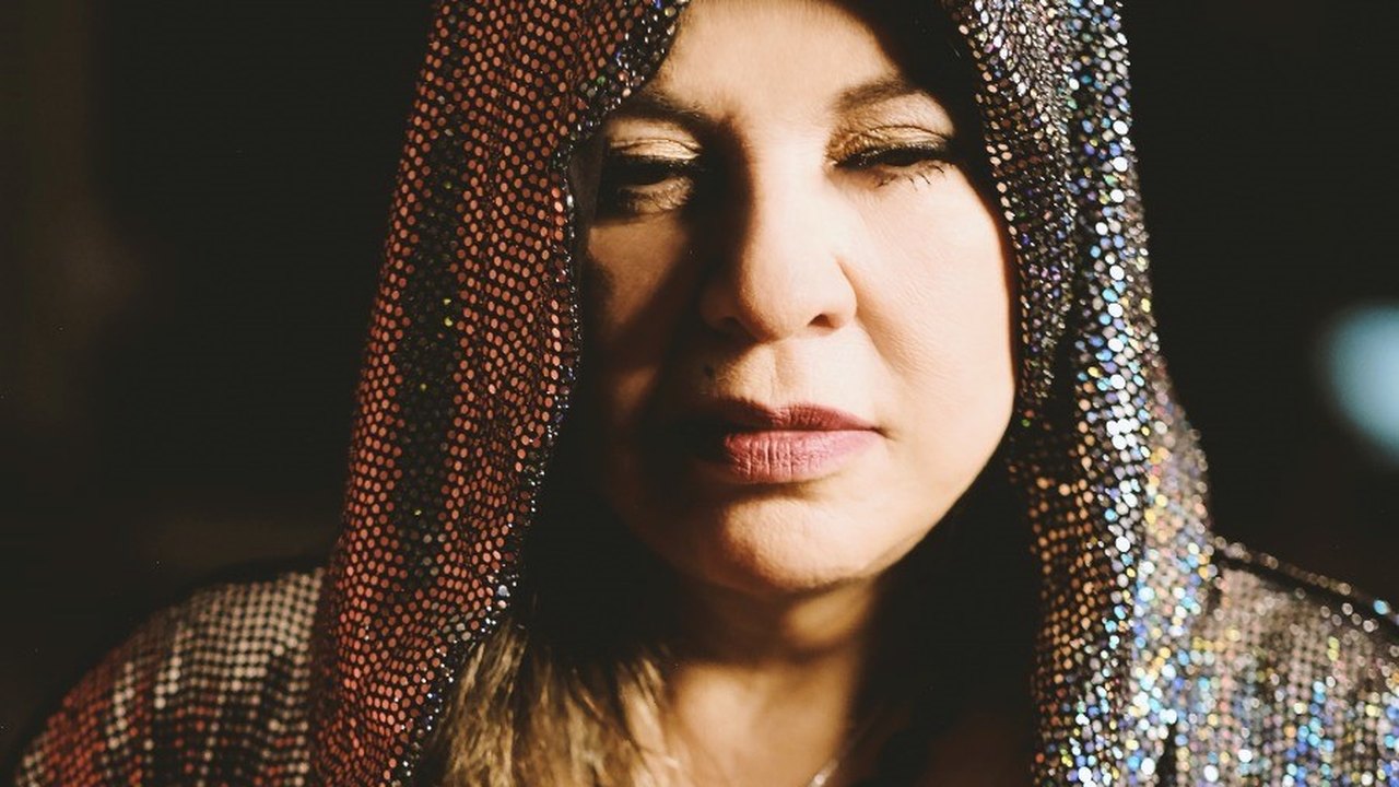 Roberta Miranda lança a música Perigosa e Linda