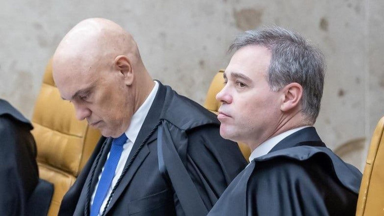 Mendonça quer sessão presencial e pública do STF para analisar mensagens de Moraes