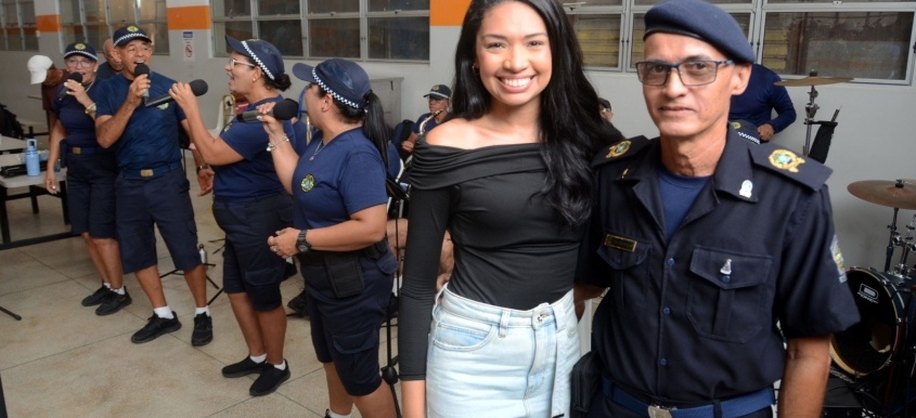 O guarda municipal Severino é exemplo para a filha Mayara, que também atua no serviço público de Maceió. Foto: Secom Maceió