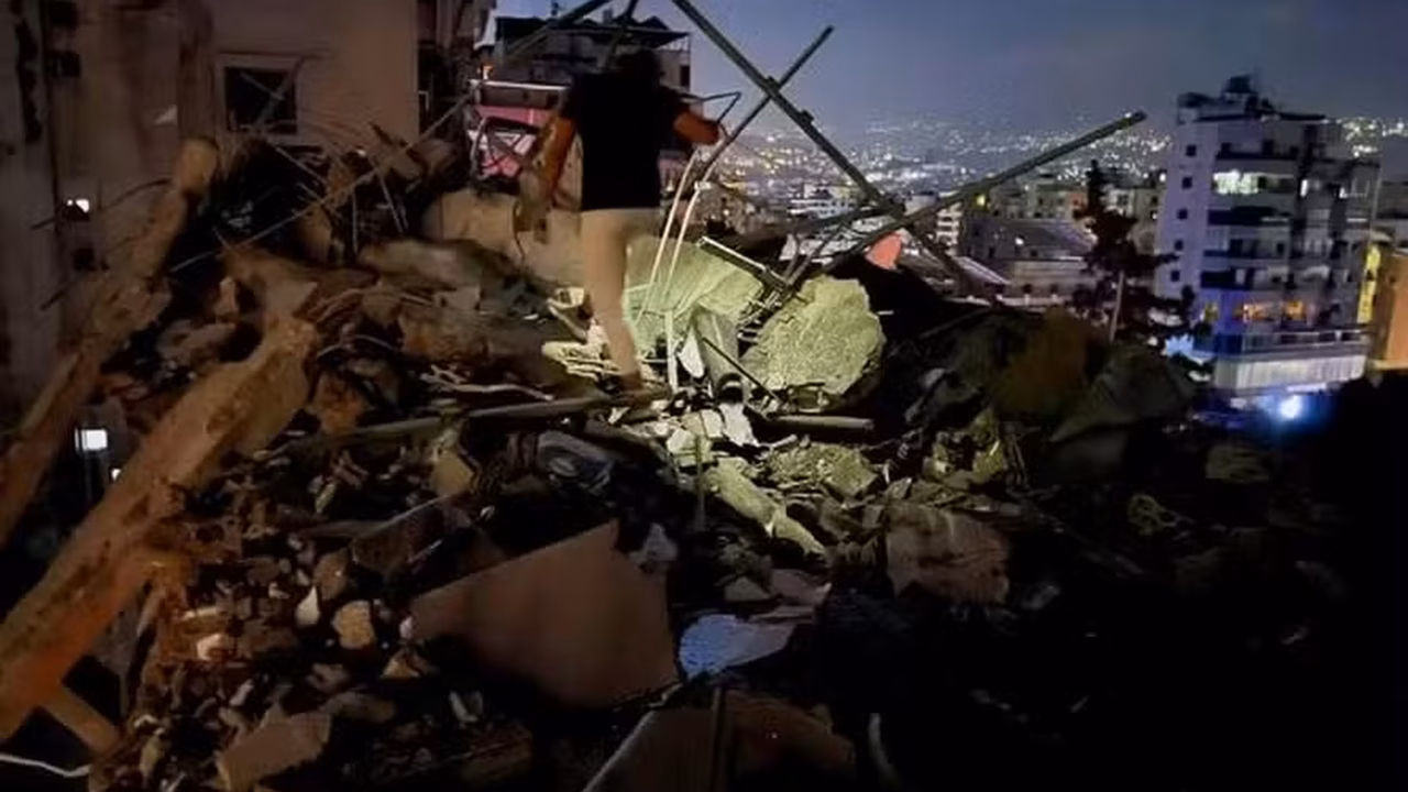 Exército israelense bombardeia capital do Líbano em resposta a ataque no Golã; alvo seria comandante do Hezbollah