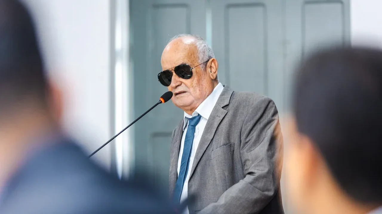 Livro de Fernando Valões relata a história da televisão em Alagoas
