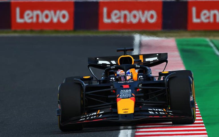 Bandeira vermelha na largada, domínio da Red Bull, duelo tático de pneus: saiba o que aconteceu no GP do Japão