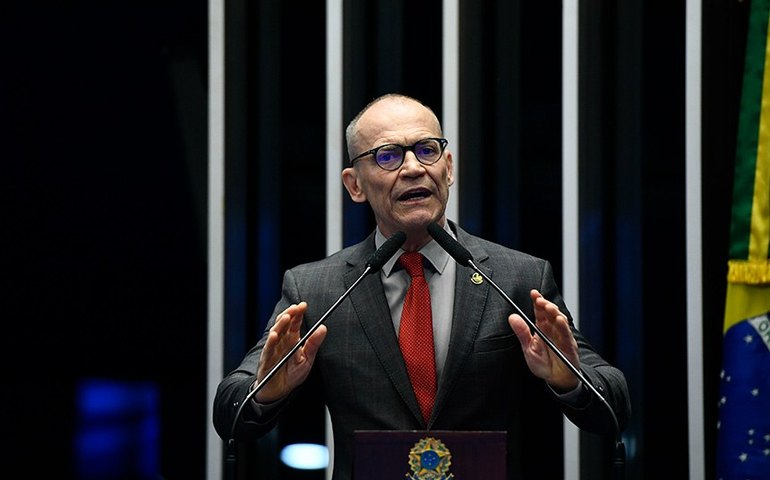 Contarato defende regulação de plataformas e punição pelo 8 de janeiro