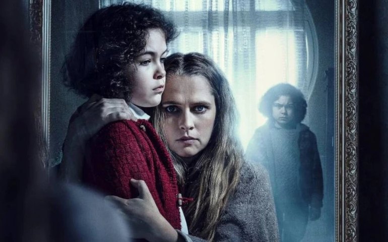 &#8216;Gêmeo Maligno&#8217;, com Teresa Palmer, ganha data de estreia no Brasil