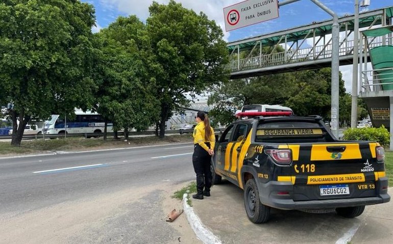 SMTT interditará via no período noturno para nova etapa da reforma na passarela do Canaã
