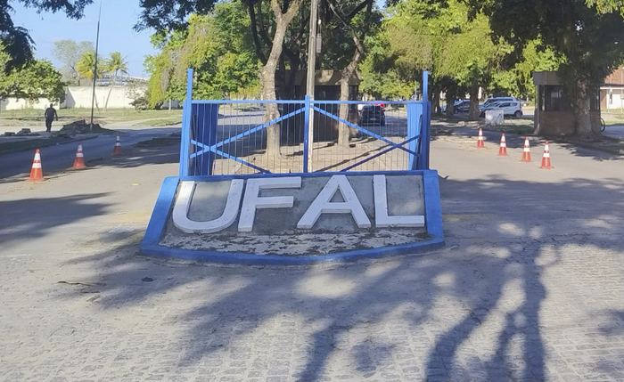 Remunerações para concurso da Ufal alcançam R$ 10,4 mil