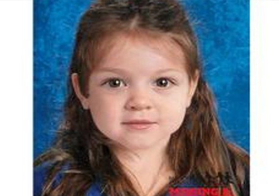 Polícia pede ajuda para descobrir identidade de criança achada morta em praia