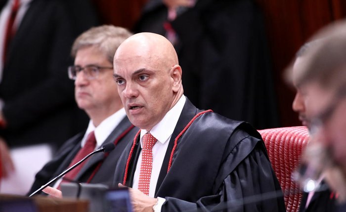 Moraes disse que os procedimentos ' parecem demonstrar a intenção de satisfazer a vontade eleitoral'  do presidente Jair Bolsonaro