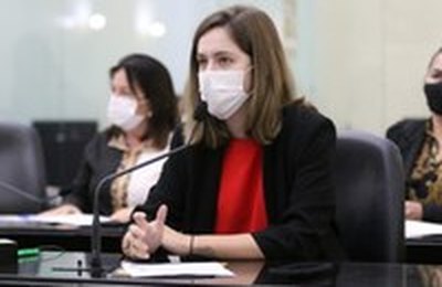 Cibele Moura cobra inclusão de estudantes de Odontologia na lista de prioridade para vacinação
