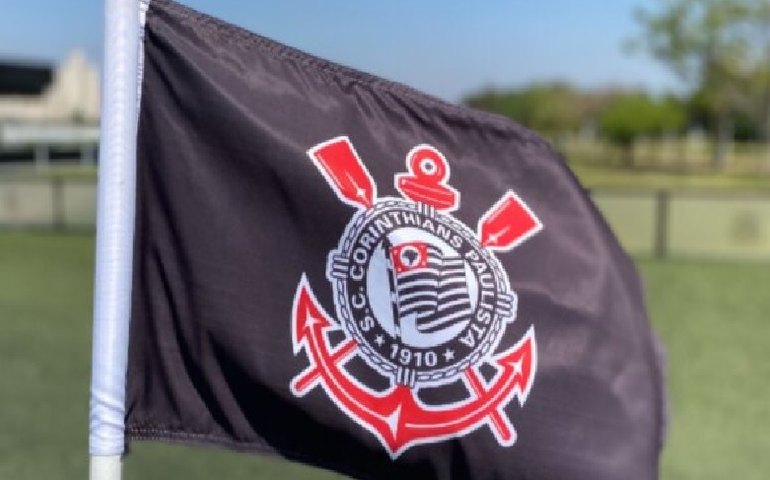 Organizadas se reúnem com diretoria do Corinthians para &#8216;fiscalizar contratações&#8217;