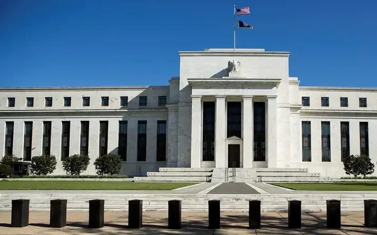 Dirigentes do Fed sugerem que pressão dos Treasuries reduz urgência por mais alta de juros