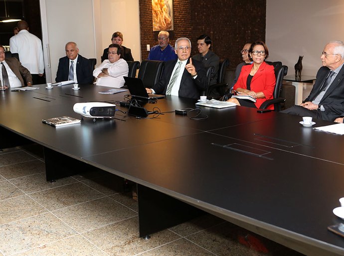 Desembargadores e Almagis discutem questões administrativas