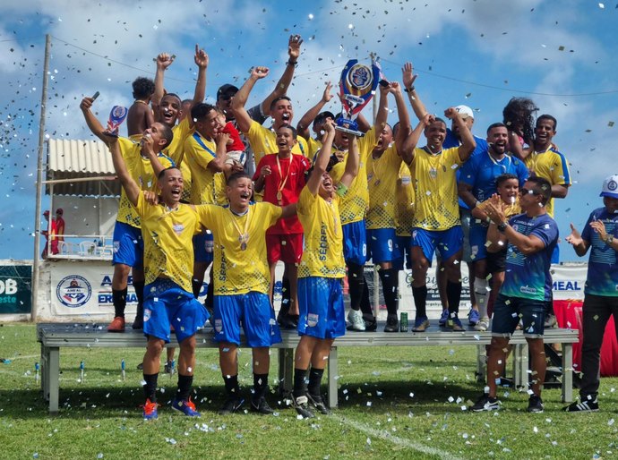 Time do Ronda no Bairro é o campeão do Campeonato de Futebol Society da Associação dos Militares