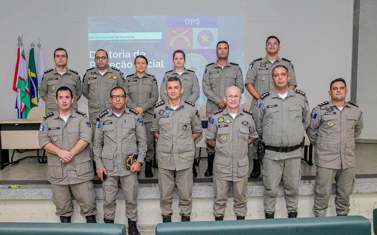 Comitiva da Diretoria de Proteção Social da PM realiza visita ao Comando de Policiamento da Região Sul