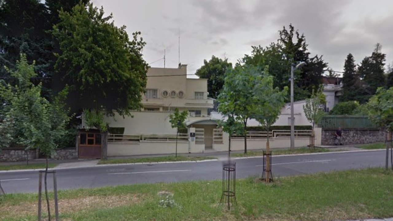 Homem com arco e flecha ataca guarda de Embaixada de Israel na Sérvia e é morto