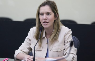 Deputada Cibele Moura reforça importância de projeto que torna essencial a atividade física