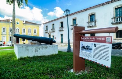 Prefeitura de Penedo instala novas placas informativas no Centro Histórico