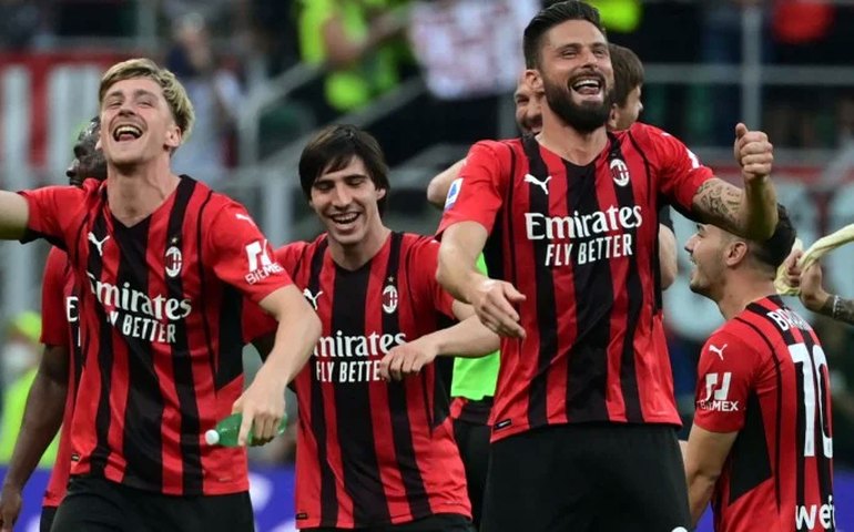 Milan vence Atalanta e fica a um tropeço da Inter para soltar grito de campeão