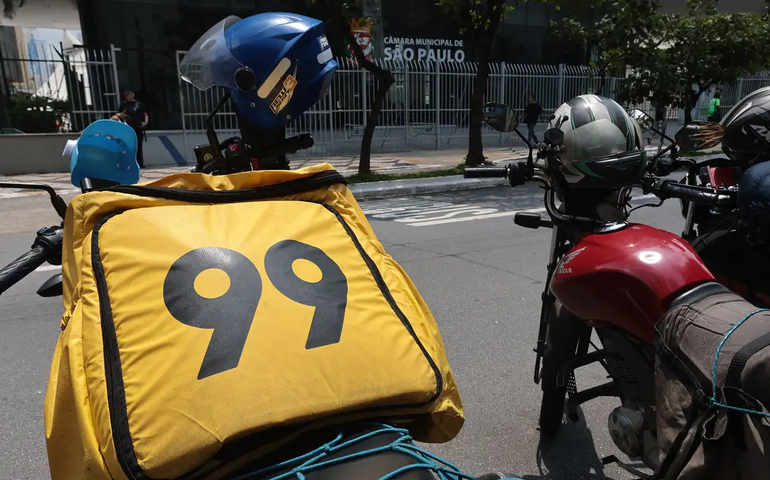 Justiça libera serviço de mototáxi em SP