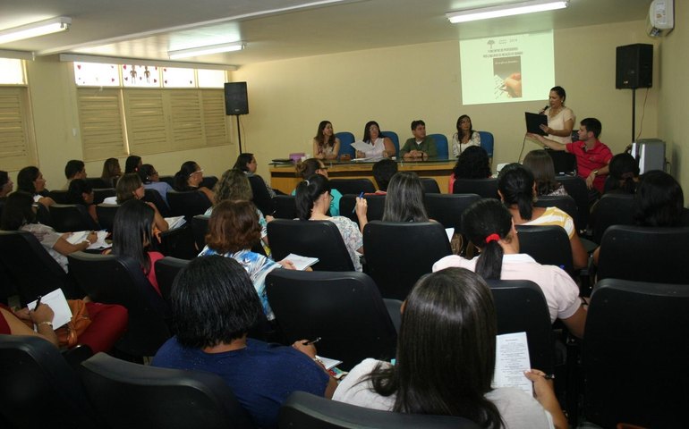 Estudantes de escolas estaduais participam do Concurso de Redação do Senado