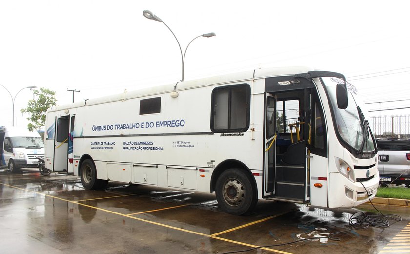 Sine Alagoas participa de ação itinerante na Praça Deodoro, nesta segunda (5)