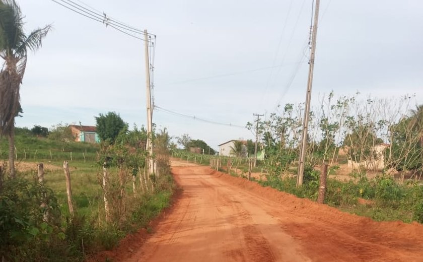 Prefeitura de Traipu recupera trechos da AL-487 beneficiando comunidades rurais