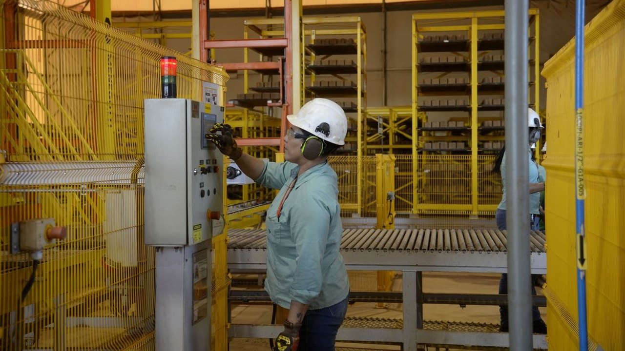 Queda na produção industrial de SP em junho ante maio foi a mais intensa desde janeiro