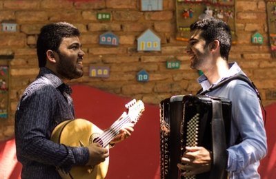 Quinta no Arena recebe show de alagoanos intitulado "Bandolim Sanfonado"