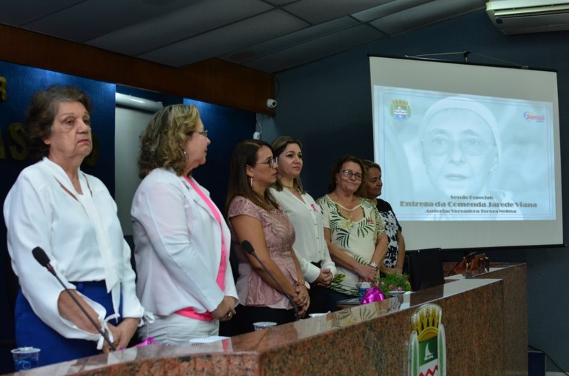 Professores são homenageados durante sessão solene na Câmara Municipal