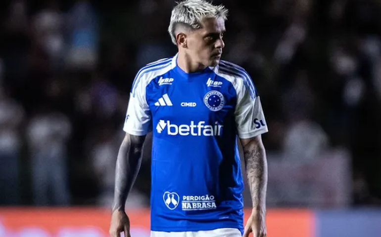 Cruzeiro confirma fratura e Fagner vira desfalque para sequência da temporada